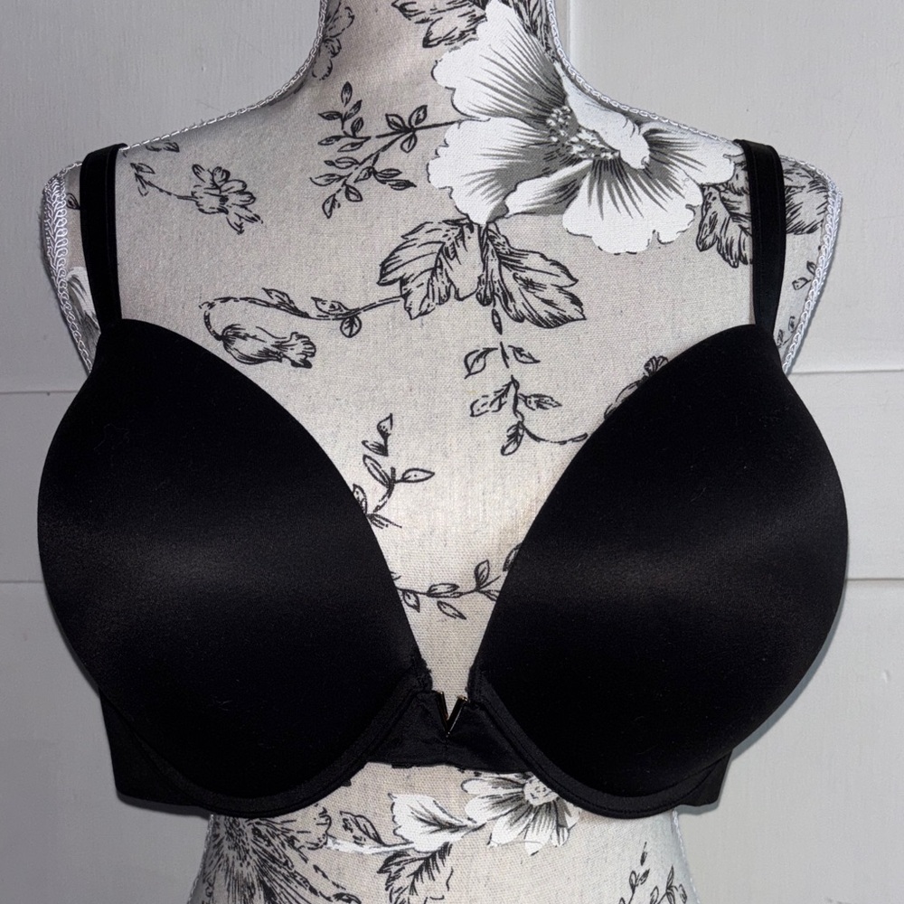 Victoria's Secret Sexy Black Plunge Push-Up Bra